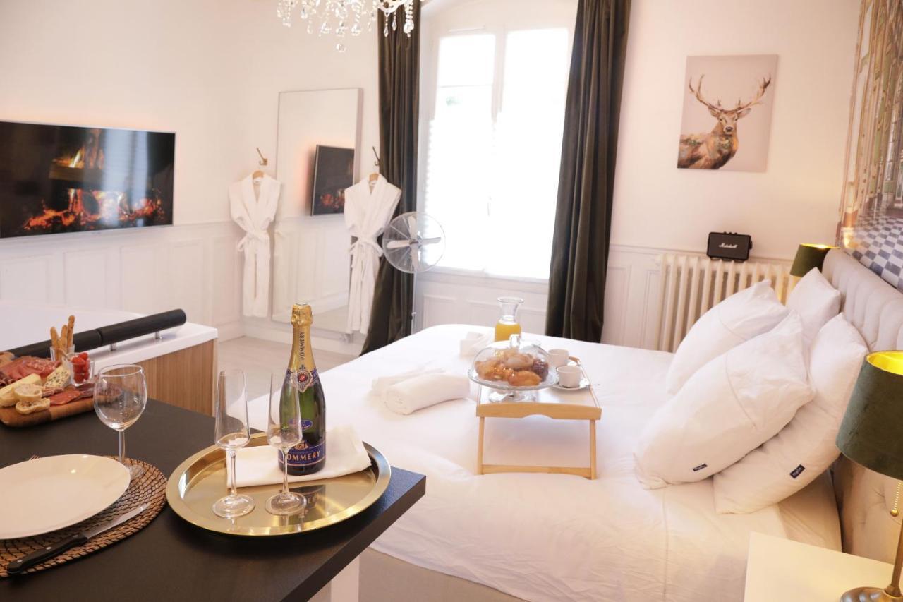 La Marquise - Cosy Flat - Jacuzzi - Senlis Apartment Senlis  Exterior photo